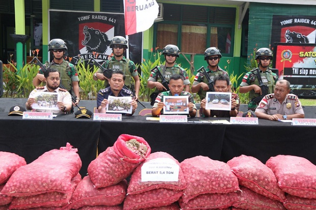 Satgas Perbatasan RI-Malaysia Gagalkan Penyeludupan Bawang Merah 4,5 Ton