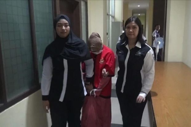 Polisi Tangkap Dokter Kecantikan Ilegal Pembuat Lesung Pipi dan Sulam Alis