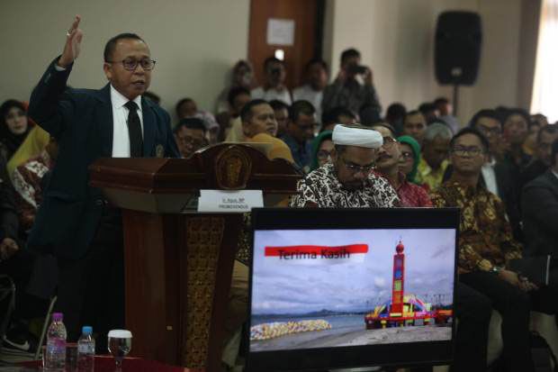 Bupati Pasangkayu Raih Gelar Doktor Ilmu Lingkungan Universitas Brawijaya Malang