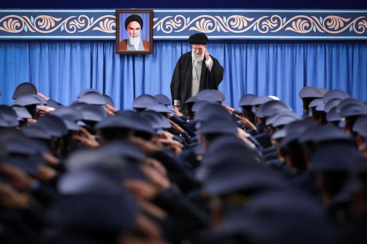 Khamenei: Iran Memiliki Angkatan Udara Kuat Meski Ditekan AS