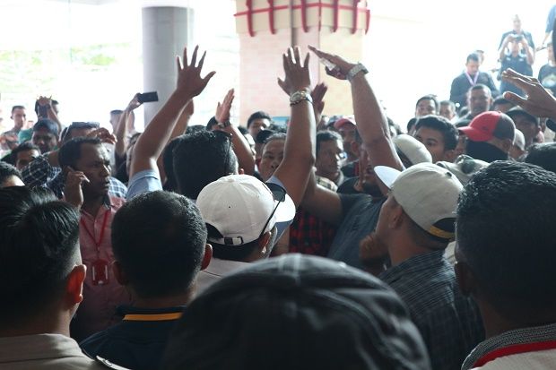 Pengurus 27 DPD PAN Maluku dan Maluku Utara Protes Panitia Kongres V PAN