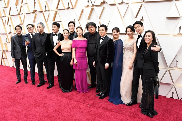 Penampilan Bintang Film Parasite di Red Carpet Oscar 2020