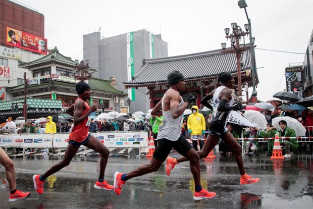 Takut Terinfeksi Corona, Pelari Gunakan Masker di Tokyo Marathon