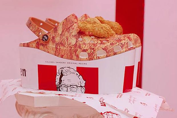 Kolaborasi KFC X Crocs Hasilkan Sepatu Beraroma Ayam Goreng
