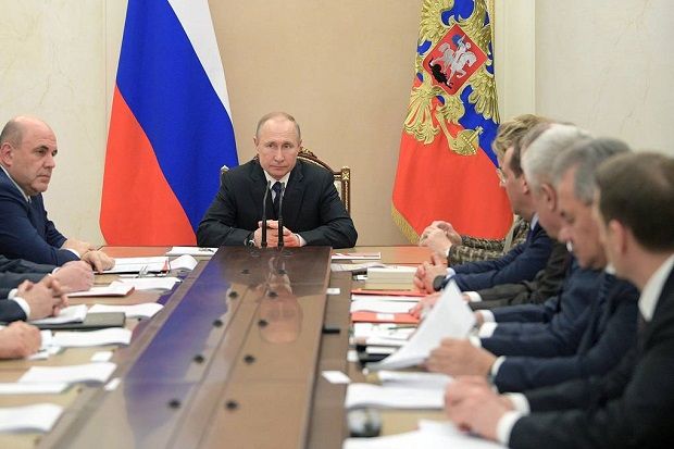 Bahas Penyebaran Covid-19, Putin Bertemu Dewan Keamanan Rusia