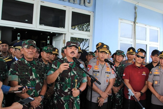 Panglima TNI Minta Warga Kembalikan 11 Senjata Prajurit Korban Heli Jatuh