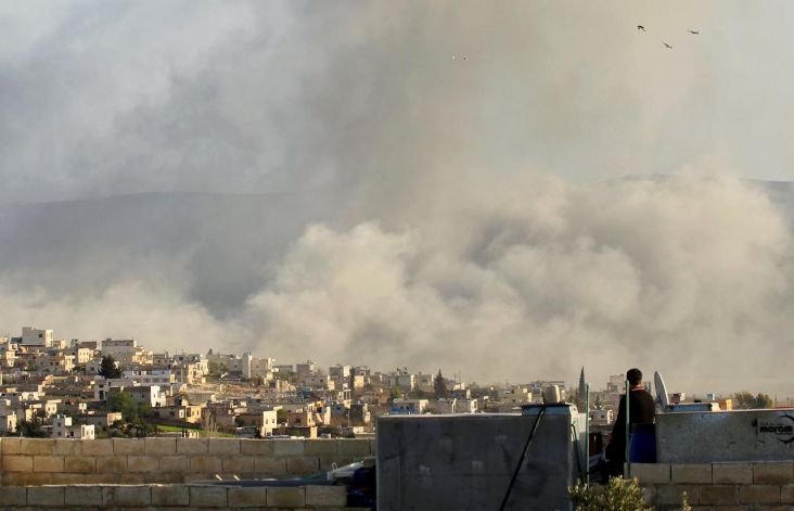 Serangan Udara Hantam Rumah Sakit dan Kamp di Suriah, 300 Tewas