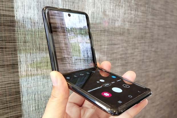 Kalau Rusak, Biaya Ganti Layar Galaxy Z Flip di Indonesia Mencapai Rp7 Juta