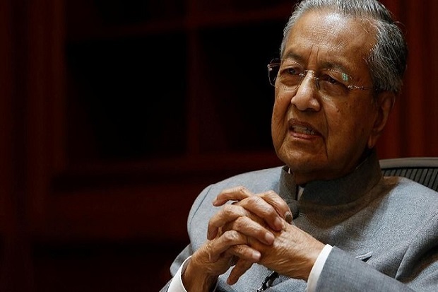 PM Mahathir Mundur di Tengah Kacaunya Politik Malaysia