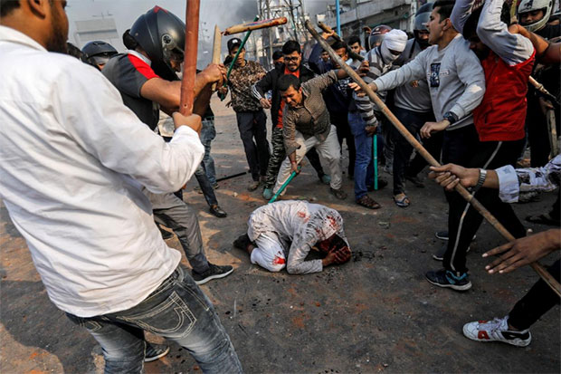 Satu Personel Polisi India Tewas Dalam Bentrokan di New Delhi