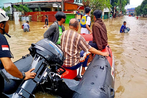 Tanggap Bencana, Suzuki Club Reaksi Cepat Bantu Korban Banjir Bekasi