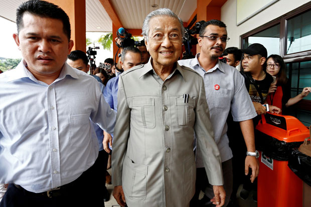 Kembali Berkuasa, Mahathir Siap Pimpin Pemerintahan Persatuan