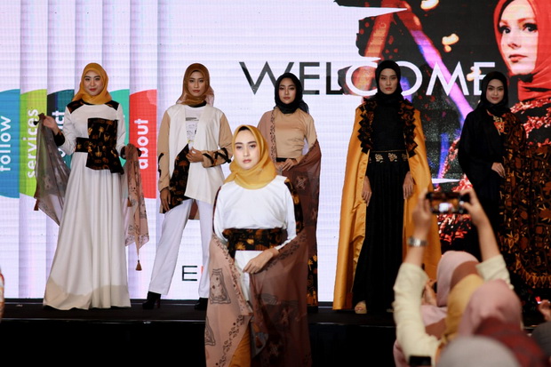 Elemwe Tampilkan Koleksi Etnik Tradisional di Muslimah Creative Day