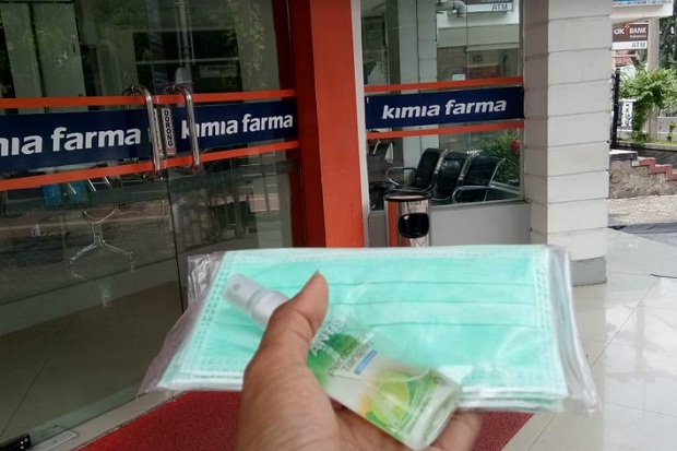 2 WNI Terjangkit Corona, Masker dan Hand Sanitizer di Surabaya Ludes