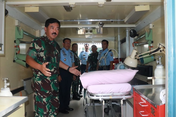 Panglima TNI Tinjau Kontainer Medik Udara untuk Pasien Corona
