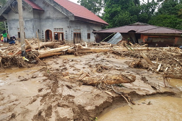 Demi Keselamatan, PLN Padamkan Sejumlah Daerah Terdampak Banjir di Bolmong