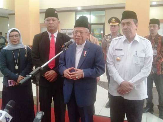 Wapres Maruf Amin Dapat Gelar Bapak Ekonomi Syariah di Pekanbaru