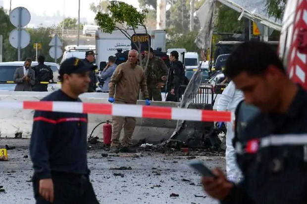 Bom Bunuh Diri Kembar Hantam Kedutaan AS di Tunisia, Satu Tewas