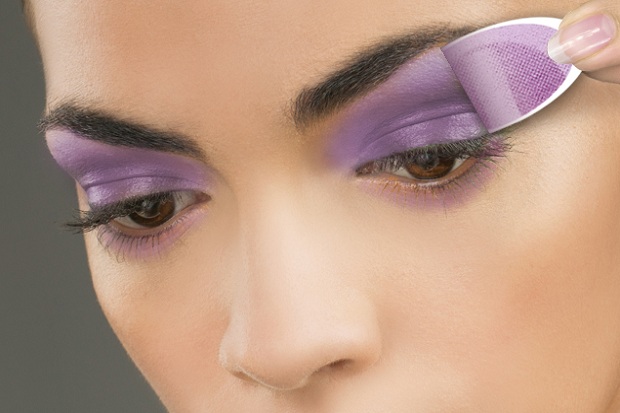 5 Inspirasi Makeup Mata Saat Menggunakan Masker