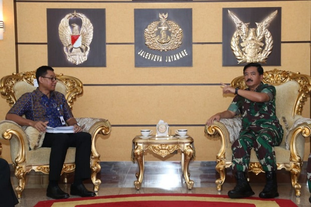 TNI Siap Bantu PLN Amankan Pemasangan Listik di Maluku dan Papua
