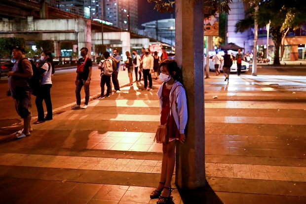Manila Terapkan Jam Malam dan Tutup Pusat Perbelanjaan