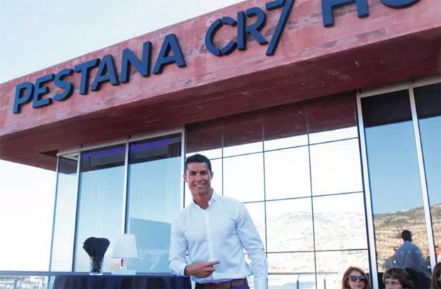 Cristiano Ronaldo Relakan Hotel Miliknya Jadi Rumah Sakit Corona