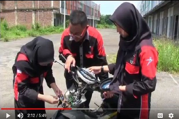 Keren, Siswa SMK di Cirebon Gunakan e-KTP untuk Nyalakan Motor