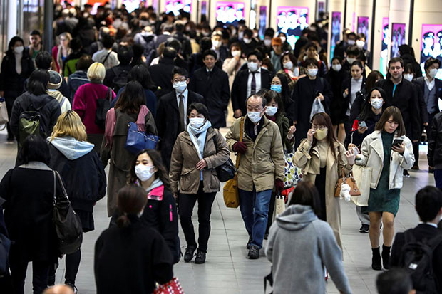 Ketika Virus Corona Ubah Sifat Tabah dan Sopan Warga Jepang