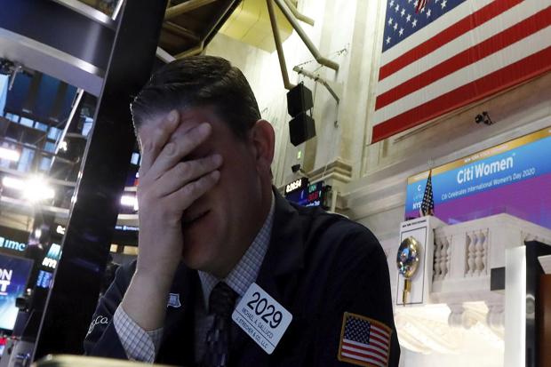 Wall Street Menderita 12% Akibat Corona, Hari Terburuk Sejak 1987