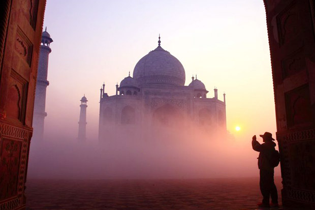 Pandemi Virus Corona, India Tutup Taj Mahal