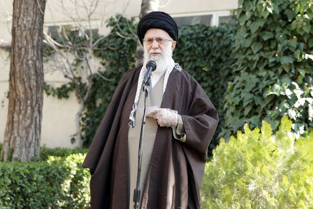 Corona Bunuh Hampir 1.000 Orang di Iran, Khamenei Keluarkan Fatwa