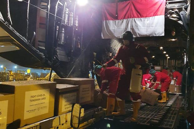 Dari China, Hercules TNI Pengangkut Alkes Corona Tiba di Natuna