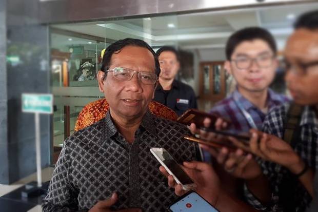 Mahfud MD: Jokowi Larang Menteri ke Solo, Minta Fokus Kerja