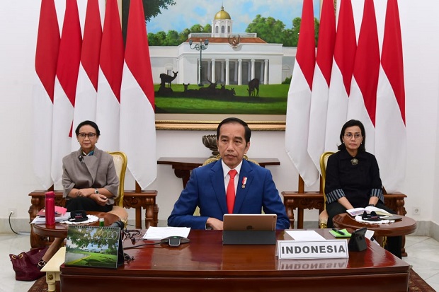 Jokowi Ikuti KTT Luar Biasa G20 Secara Virtual di Istana Bogor