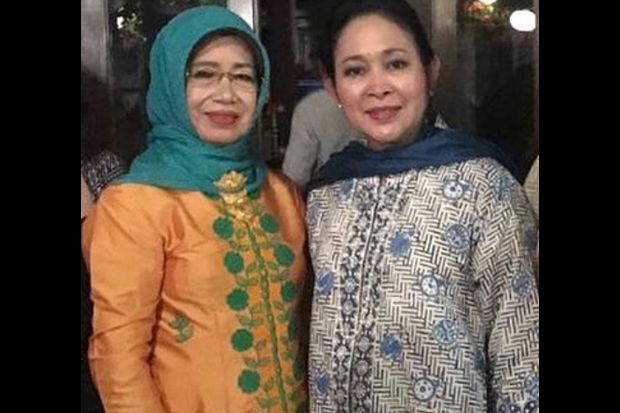 Sampaikan Duka Cita, Titiek Soeharto Pasang Foto Bersama Ibunda Jokowi