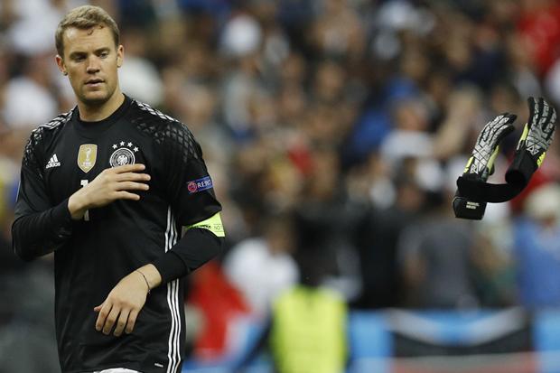 Kepa Didorong Keluar, Bisakah Chelsea Dapatkan Manuel Neuer?