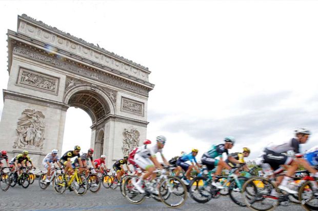 Akibat Virus Corona, Tour de France di Persimpangan Jalan