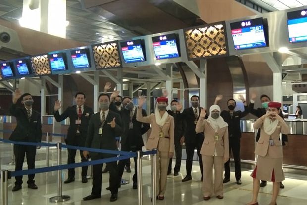 Penerbangan Emirates Resmi Dihentikan, Kru Beri Salam Perpisahan Emosional