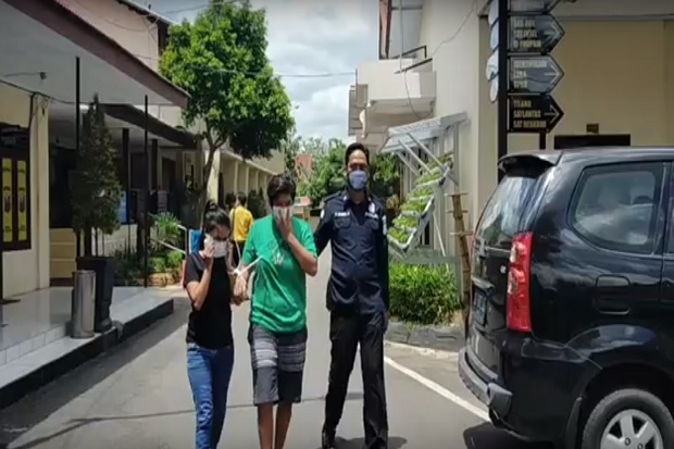 Jalani Hidup Bersama dari Jualan Sabu, Pasangan Sejenis Diciduk Polisi