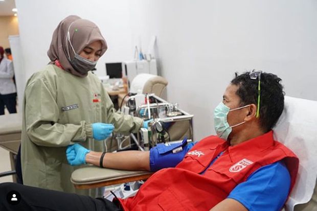 Sandi Uno Posting Foto Donor Darah, Begini Beragam Reaksi Netizen