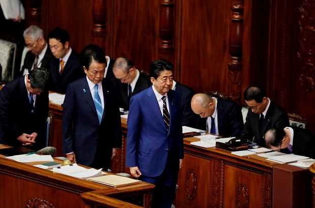 Cegah Penularan, PM Jepang dan Wakilnya Hindari Rapat Bersama