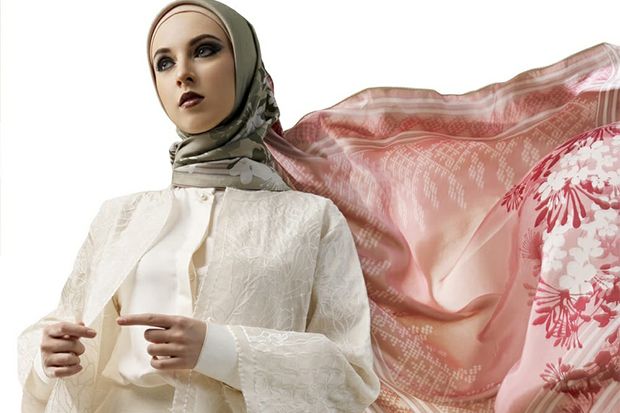 Hijab Duplex Kolaborasi Katonvie-Itang Yunasz