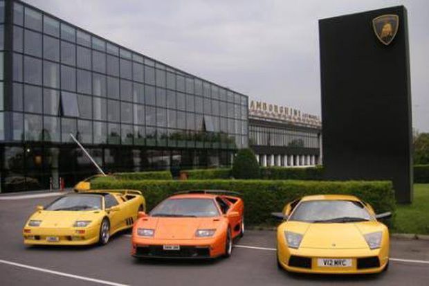 Perangi Corona, Lamborghini Produksi 1.000 Masker dan 200 Kaca Medis Sehari