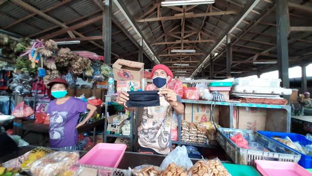Pengunjung Pasar Tanpa Masker di Denpasar Diminta Kembali Pulang