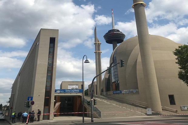 100 Masjid Jerman dan Belanda Kumandangkan Azan saat Wabah Corona