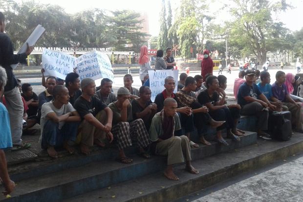 Penderita Gangguan Jiwa Unjuk Rasa di Kantor Pemkab Sukabumi