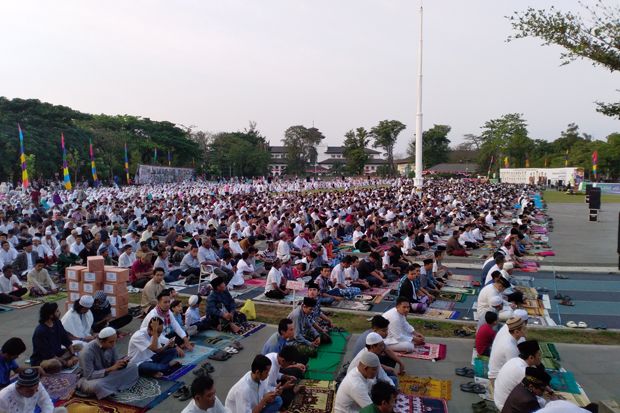 Ribuan Jamaah Salat Idul Adha di Lapangan Gasibu Bandung