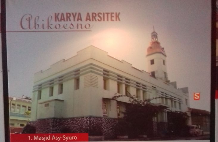 Masjid Asy-Syuro Garut, Salah Satu Karya Abikoesno Tjokrosoejoso