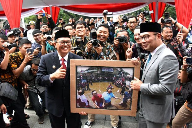 Emil Titipkan Tradisi Prestasi di Kota Bandung kepada Mang Oded