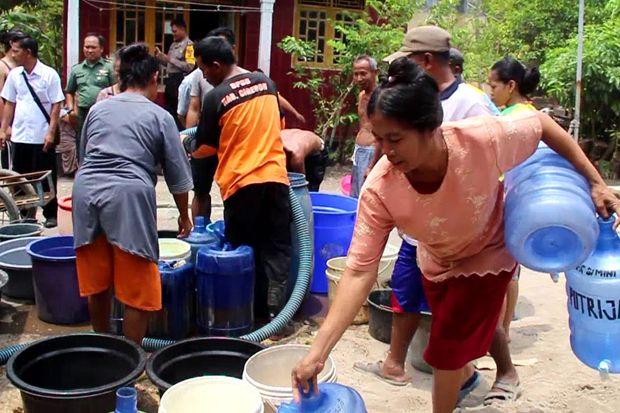 Musim Hujan, Sejumlah Desa di Kabupaten Cirebon Krisis Air Bersih